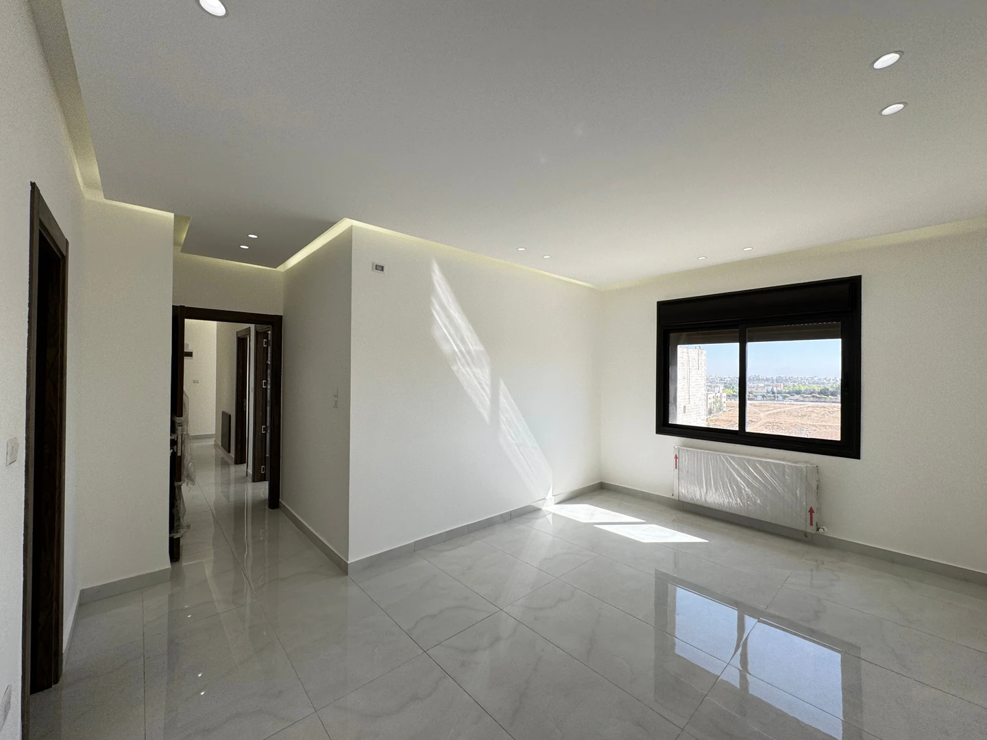 شقة في البنيات طريق المطار - 85,000 دأ - صورة 1