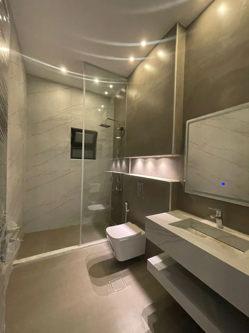 شقة في خلدا  - 150,000 دأ - صورة 1