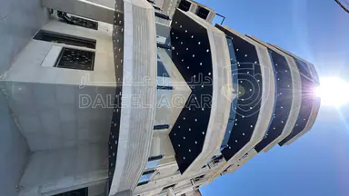 شقة - الشميساني قرب دوار الداخليه - 145000 دأ