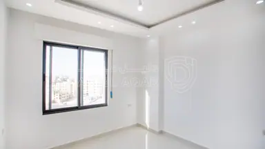 شقة - ابو علندا قرب دوار الحكمة - 72500 دأ