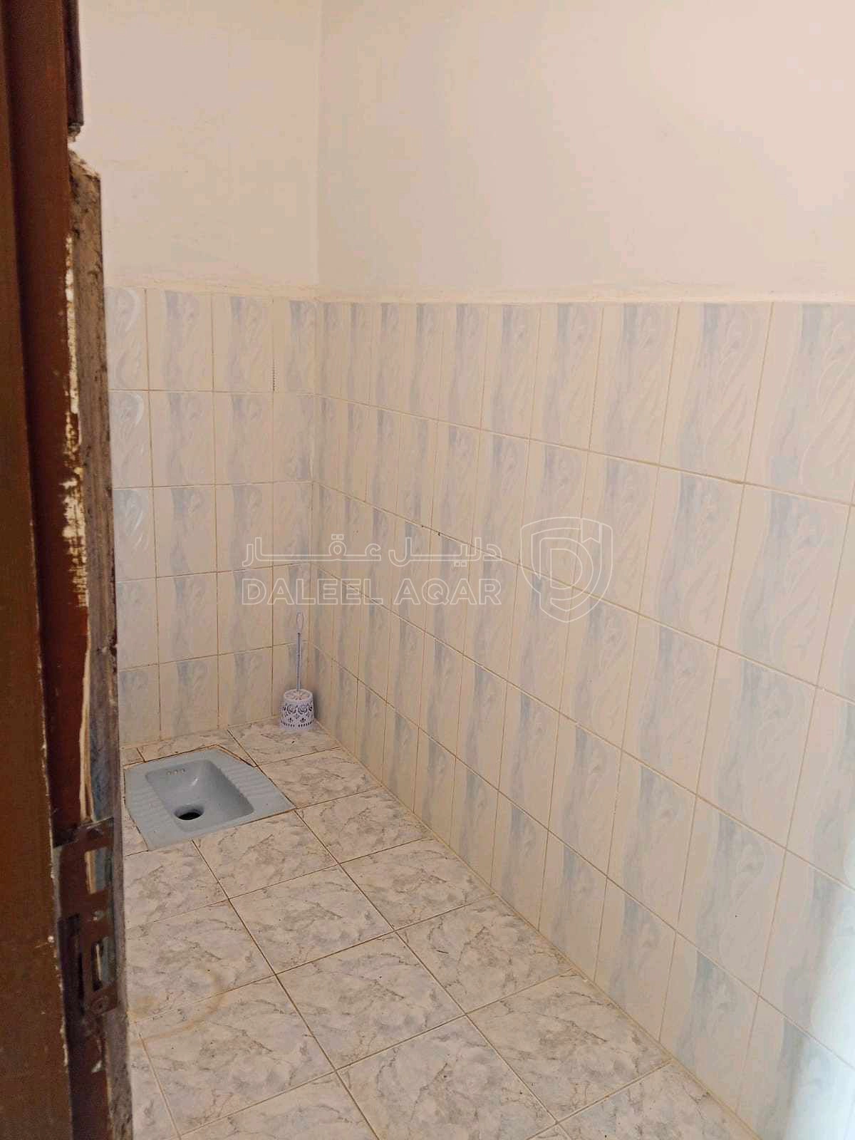 شقة في إربد حكما قرب ديوان السلام  - 26,500 دأ - صورة 1