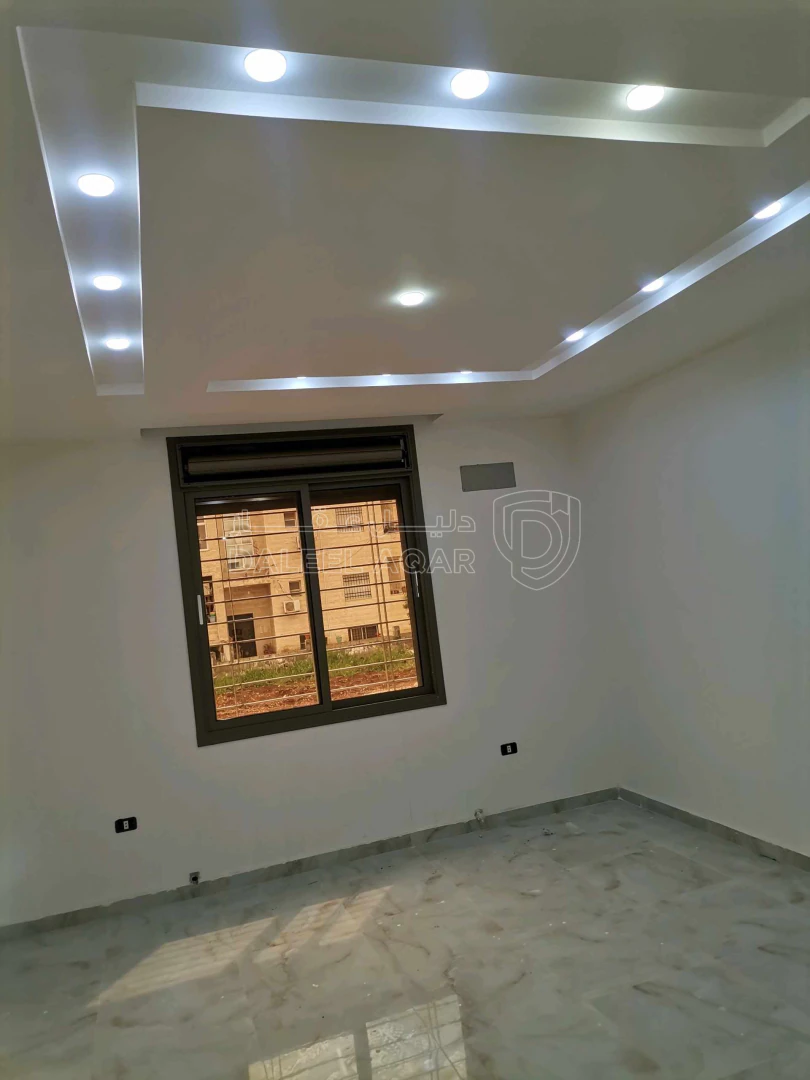 شقة في شارع البتراء قرب إربدمول قراند وبيت البن البرازيلي - 88,000 دأ - صورة 1