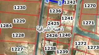 أرض في للبيع ارض ٨٣٠ م في الذهيبة الشرقية على شارع ١٦ م - 25,000 دأ - صورة 1