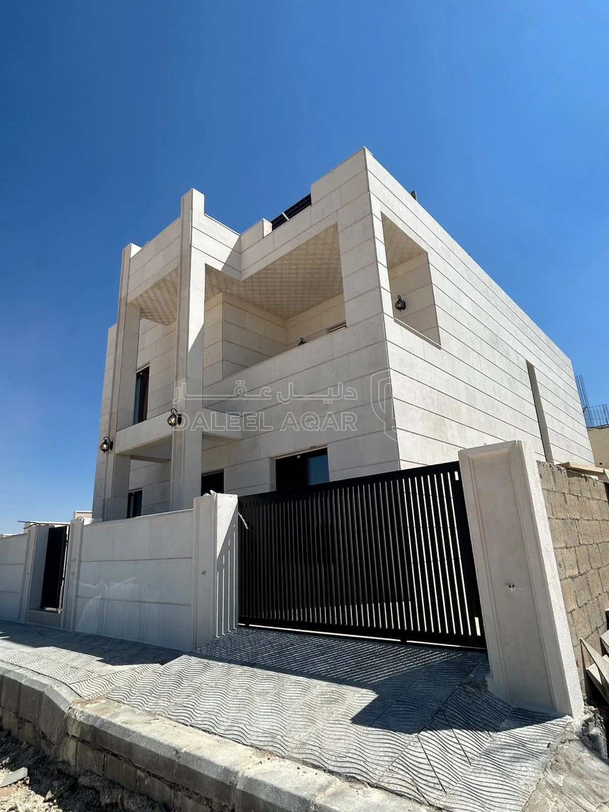 فيلا/منزل في عمان ماركا الجنوبيه المغيرات اسكان القضاه  - 185,000 دأ - صورة 1