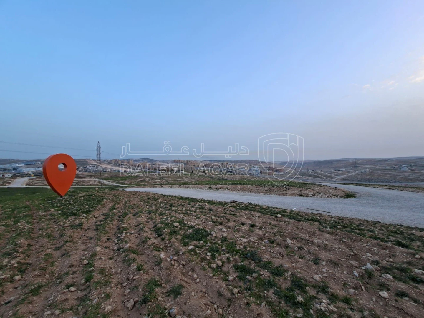 أرض في أرض سكنية بالمستندة الجديدة- 2.5 كم عن اشارة الغاز - 38,000 دأ - صورة 1