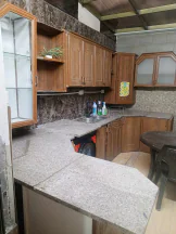 شقة - غرب دوار العيادات الخارجية قرب مدرسة زينب بنت الرسول - 35000 دأ