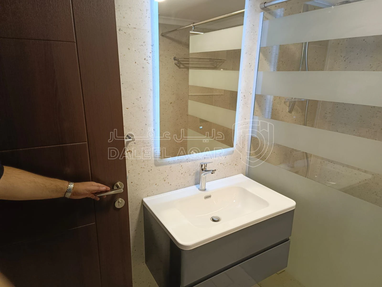 شقة في شارع المدينة المنورة عماره  ‏٥٩ - 120,000 دأ - صورة 9
