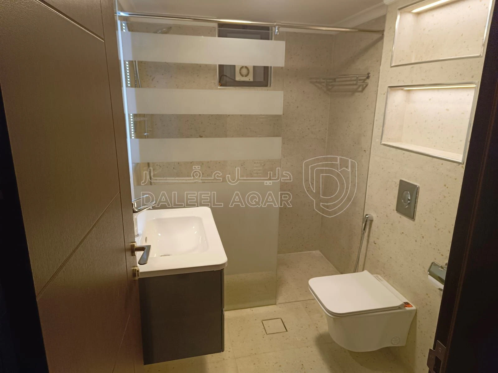 شقة في شارع المدينة المنورة عماره  ‏٥٩ - 120,000 دأ - صورة 6