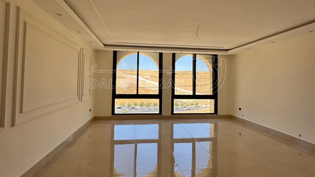 شقة في كريدور عبدون مقابل كازية المناصير  - 180,000 دأ - صورة NaN