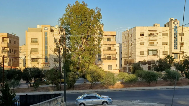 شقة - قرب كازية الاستقلال - 37000 دأ