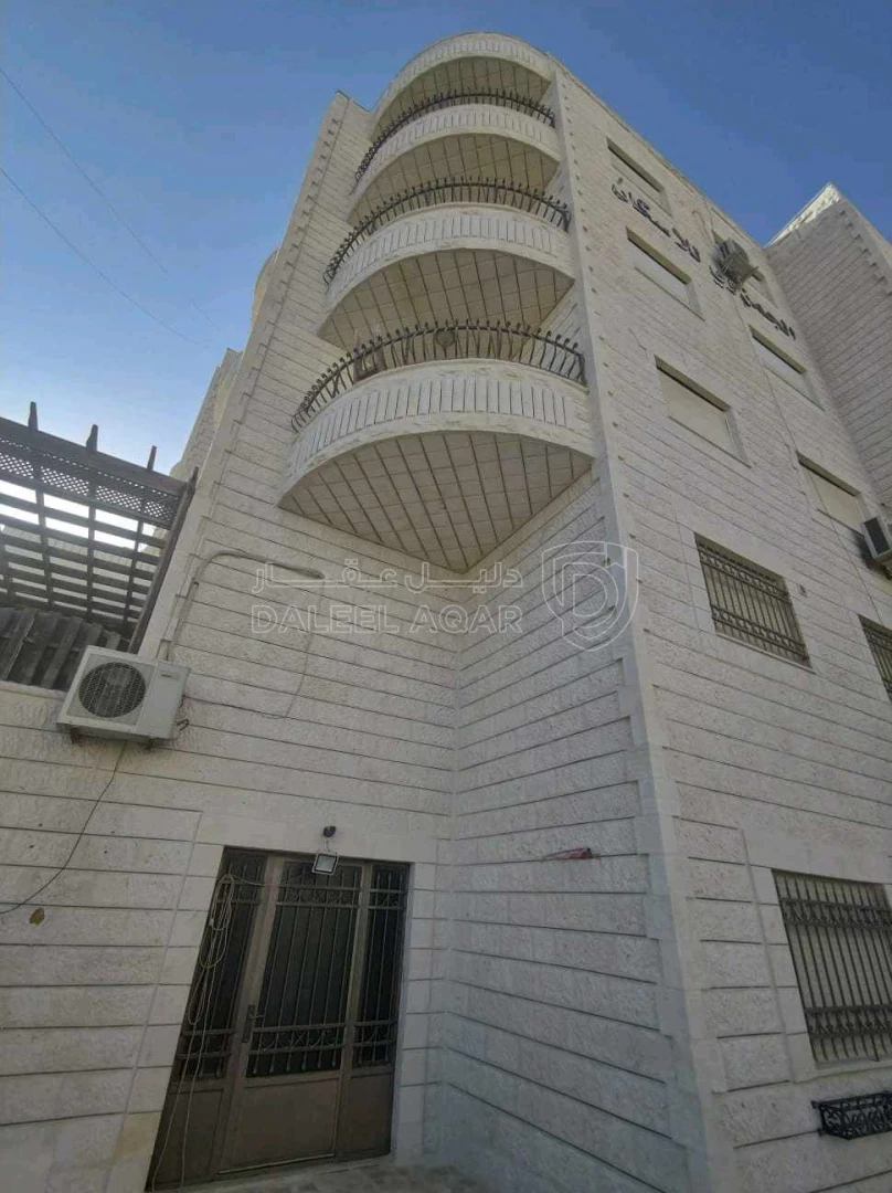 شقة في غرب جامعة العلوم والتكنولوجيا بالقرب من سوبر ماركت - 120,000 دأ - صورة 1