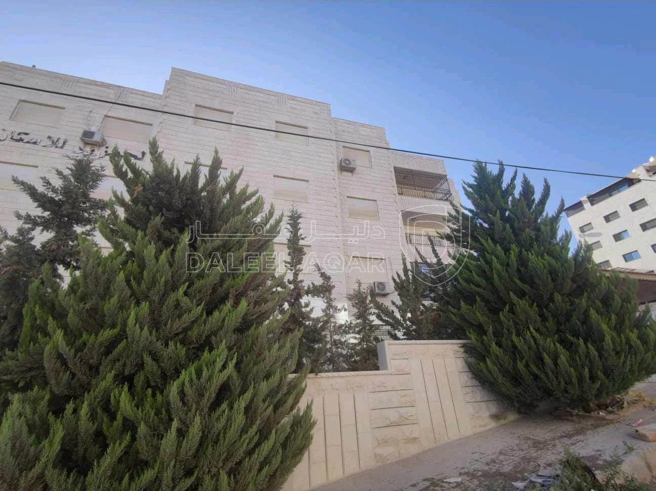 شقة في غرب جامعة العلوم والتكنولوجيا بالقرب من سوبر ماركت - 120,000 دأ - صورة 1