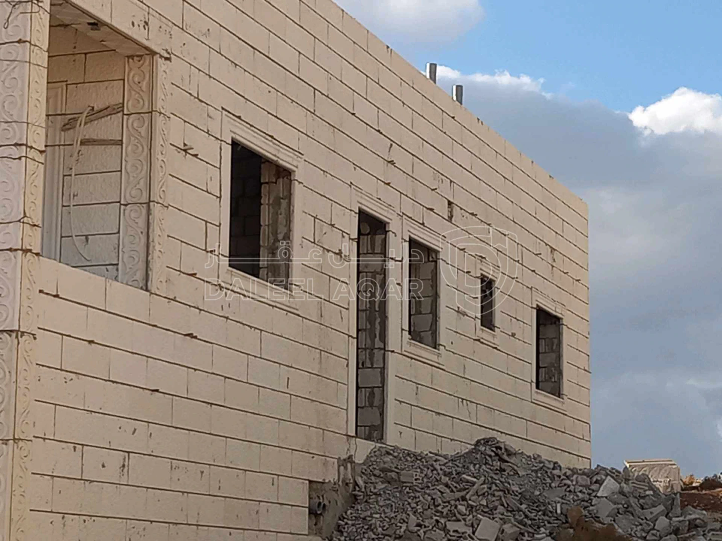 فيلا/منزل في الموقر منشيه القضاه  - 45,000 دأ - صورة 1