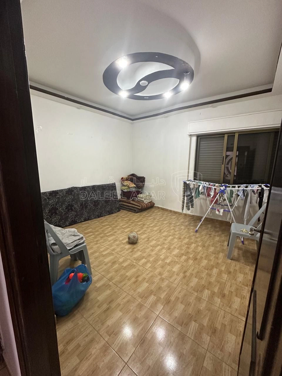 شقة في شارع الاستقلال مقابل حلويات اغاتي - 46,000 دأ - صورة 1