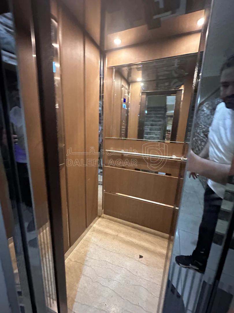 شقة في شارع الاستقلال مقابل حلويات اغاتي - 46,000 دأ - صورة 1