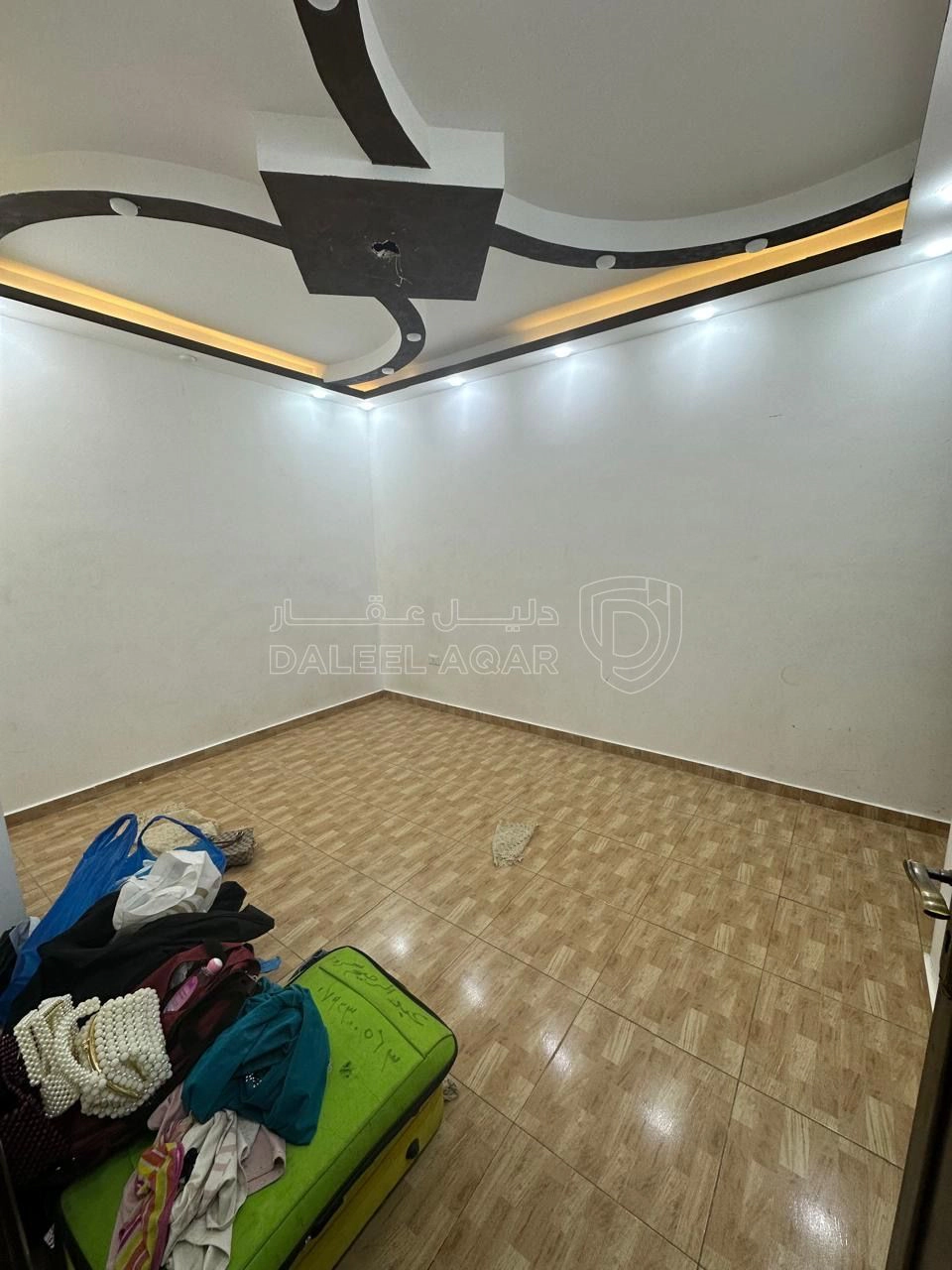 شقة في شارع الاستقلال مقابل حلويات اغاتي - 46,000 دأ - صورة 1