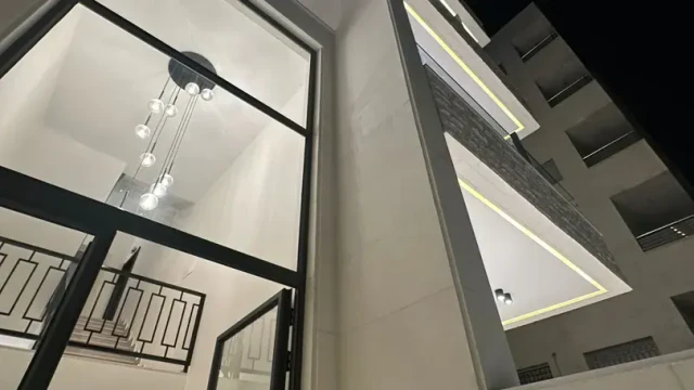 شقة - قرب اشارات حي الصحابه - 118000 دأ