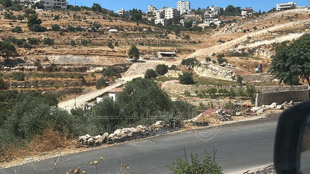 أرض في السلط، قرب شارع الستين تبعد عن مستشفى السلط ٦٠٠ م - 72,000 دأ - صورة NaN