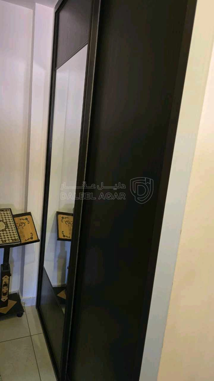 شقة في شقة دير غبار ، مطبخ راكب ، خزائن حائط ديكورات  - 115,000 دأ - صورة 1