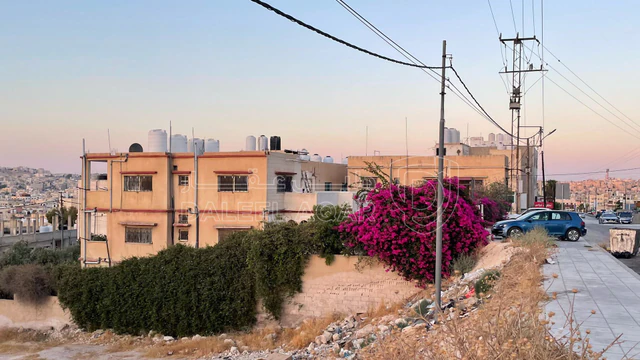 مبنى في الزرقاء -الزواهرة/الشارع الرئيسي 400م عن دوار خميس - 250,000 دأ - صورة NaN