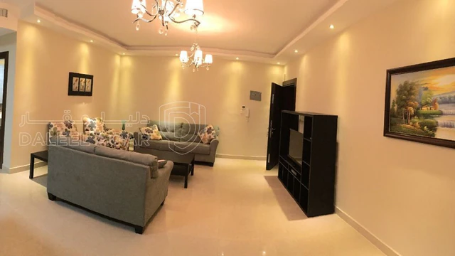 شقة في شقة استثمارية مميزة مقابل مطعم ورد - 90,000 دأ - صورة NaN