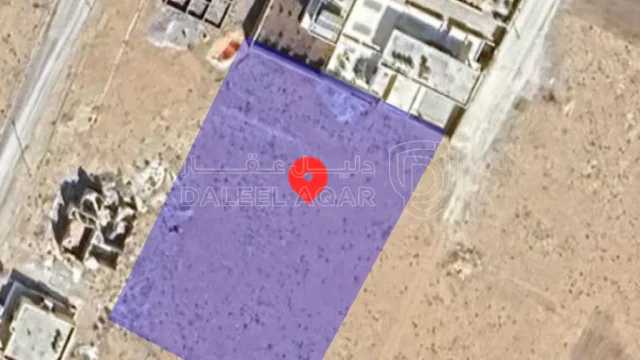 أرض في المفرق الحمرا (حي الخلايجه ) - 24,000 دأ - صورة 1