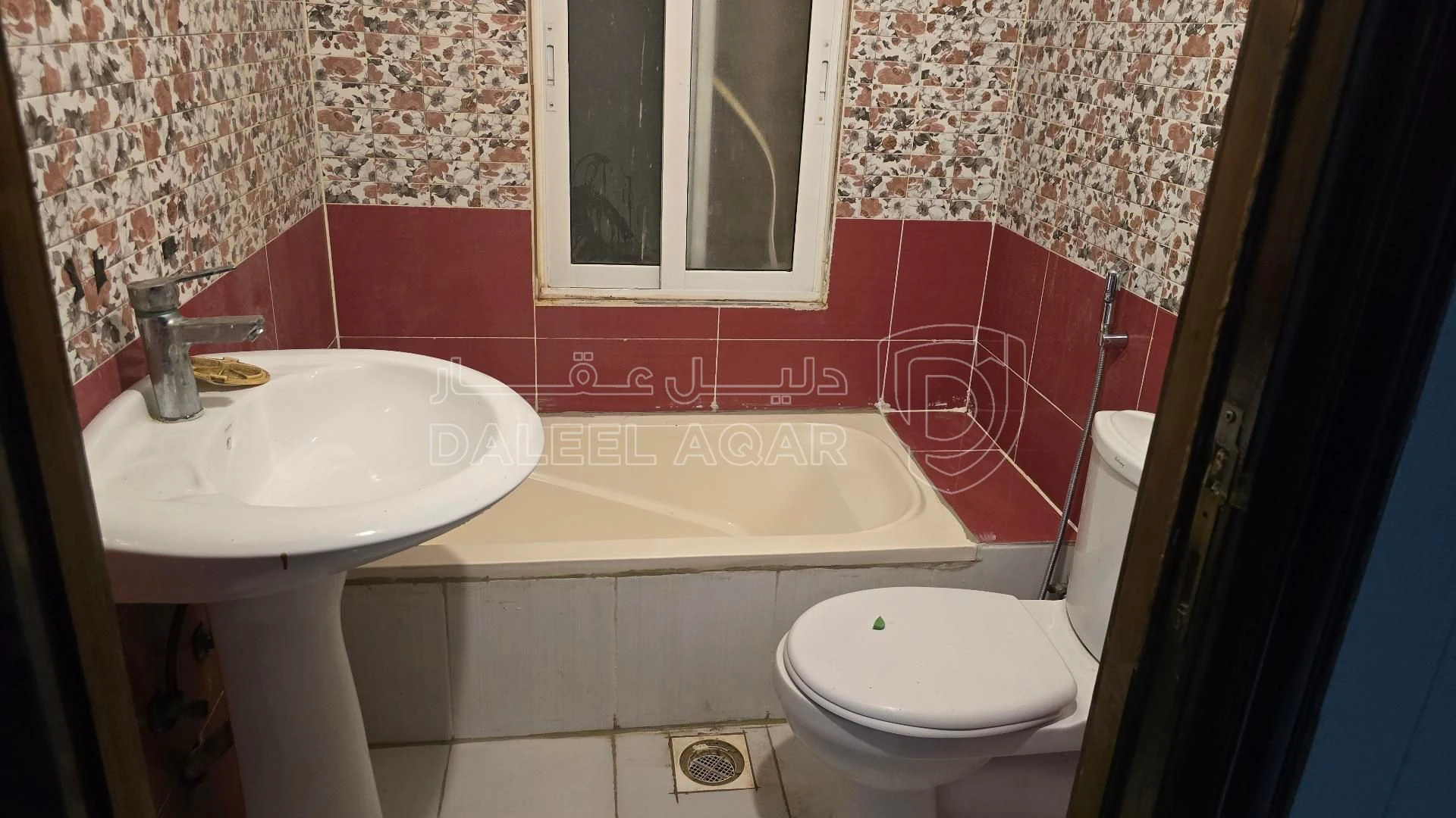 شقة في اربد - شارع البتراء - 32,000 دأ - صورة 1