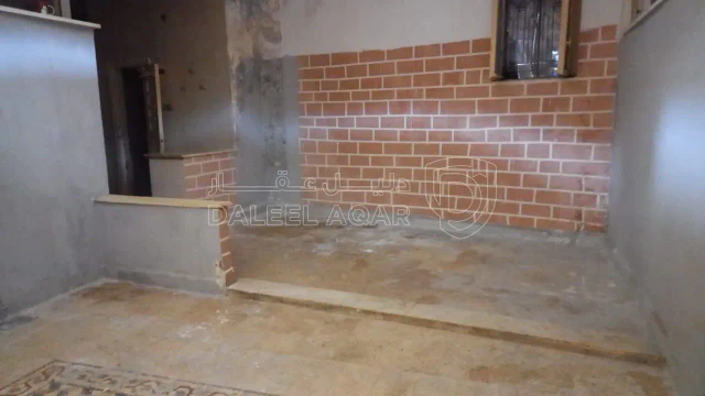 شقة - جبل عمان شارع المعتصم - 17000 دأ