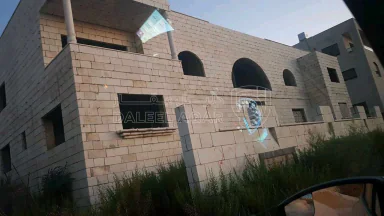أرض في طبقه ارضي للبيع خلف مدارس الخمائل - 395,000 دأ - صورة NaN