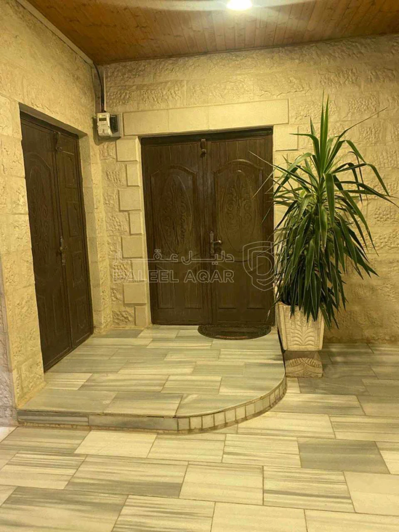 فيلا/منزل في الزرقاء ضاحية مكه قرب مركز حمزه الصحي - 85,000 دأ - صورة 1