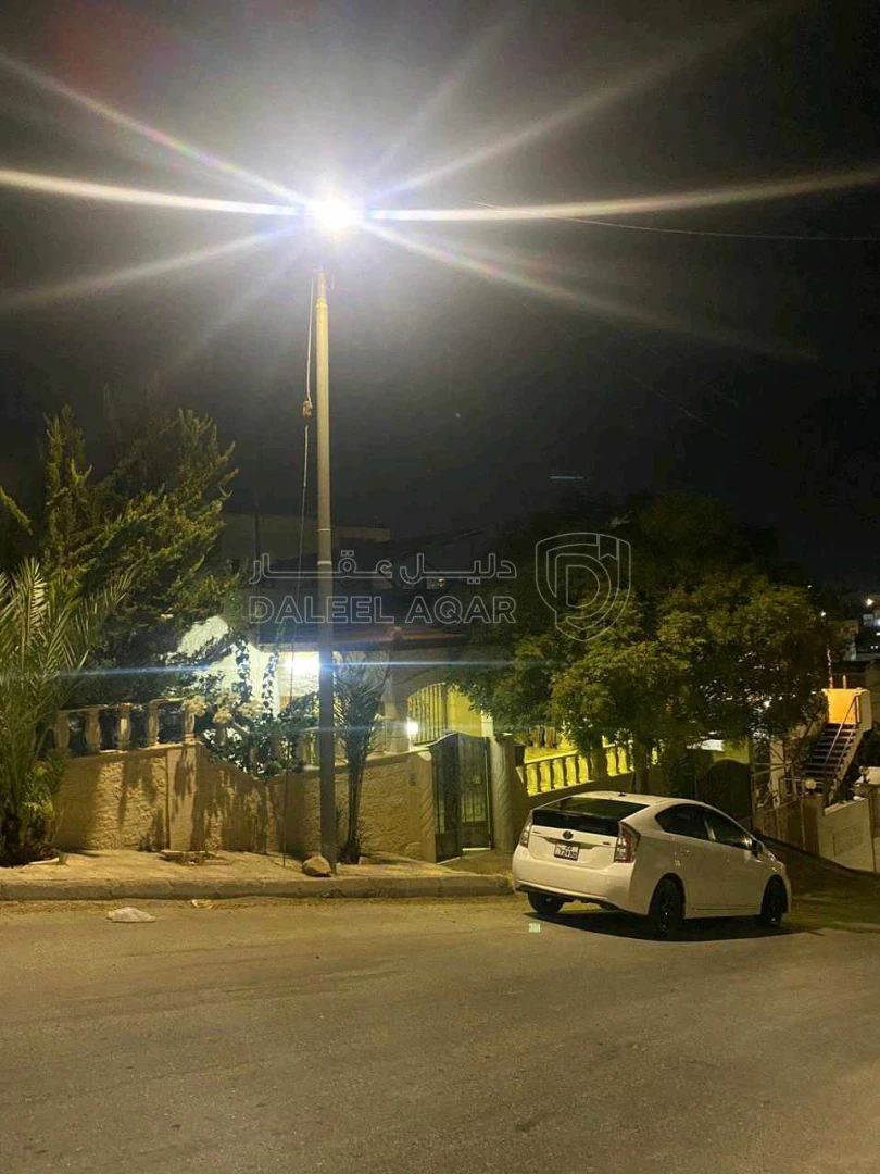 فيلا/منزل في الزرقاء ضاحية مكه قرب مركز حمزه الصحي - 85,000 دأ - صورة 1