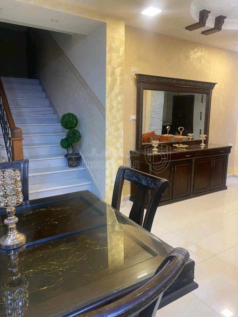 فيلا/منزل في الزرقاء ضاحية مكه قرب مركز حمزه الصحي - 85,000 دأ - صورة 1