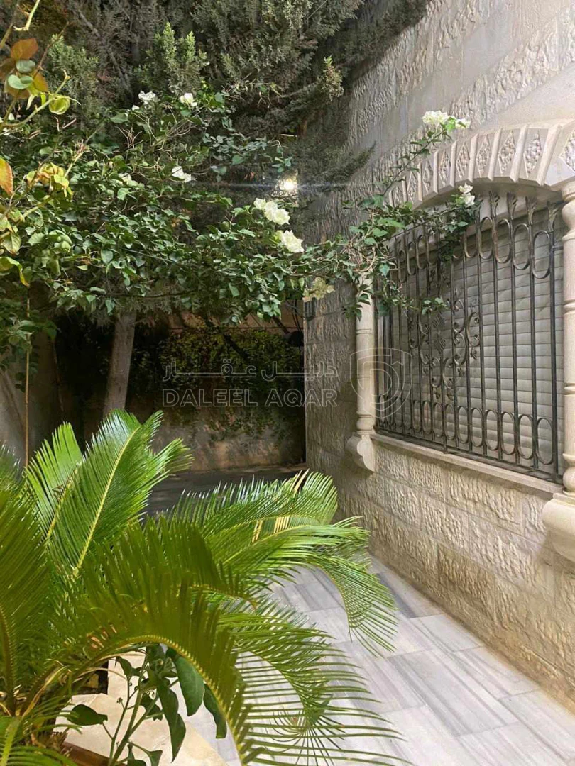 فيلا/منزل في الزرقاء ضاحية مكه قرب مركز حمزه الصحي - 85,000 دأ - صورة 1