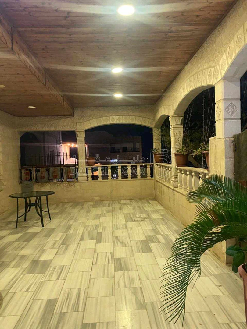 فيلا/منزل في الزرقاء ضاحية مكه قرب مركز حمزه الصحي - 85,000 دأ - صورة 1