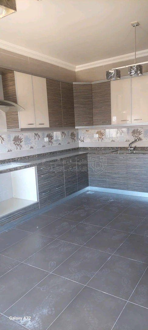 شقة في عبدون الشمالي الغربي بجانب شركة نقل  - 180,000 دأ - صورة 1