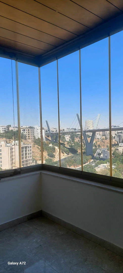 شقة في عبدون الشمالي الغربي بجانب شركة نقل  - 180,000 دأ - صورة 1