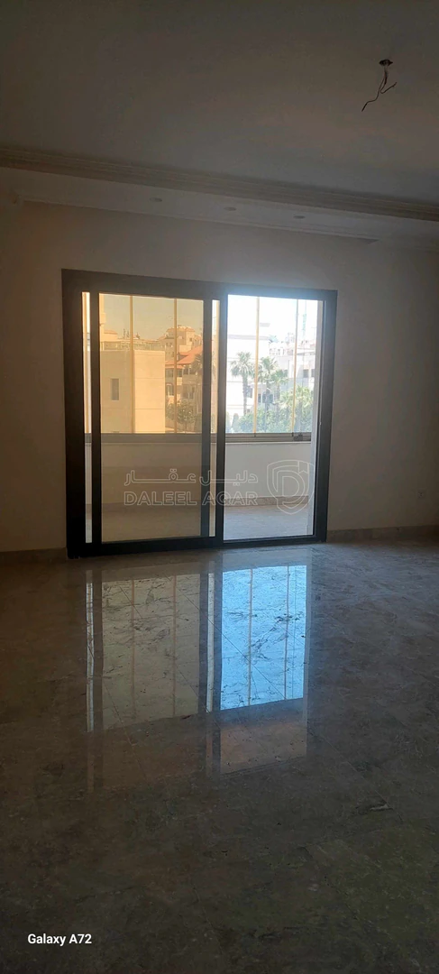 شقة في عبدون الشمالي الغربي بجانب شركة نقل  - 180,000 دأ - صورة 1