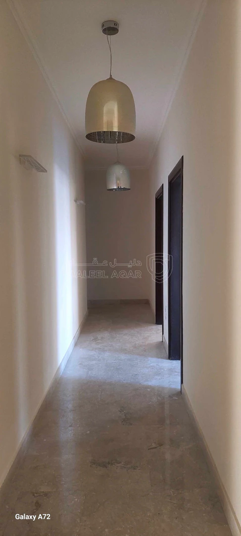 شقة في عبدون الشمالي الغربي بجانب شركة نقل  - 180,000 دأ - صورة 1