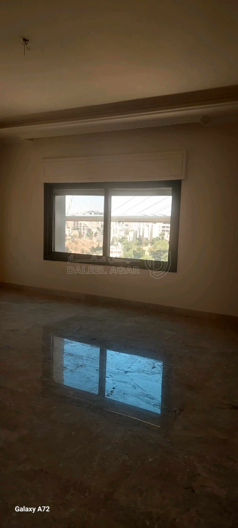 شقة في عبدون الشمالي الغربي بجانب شركة نقل  - 180,000 دأ - صورة 1