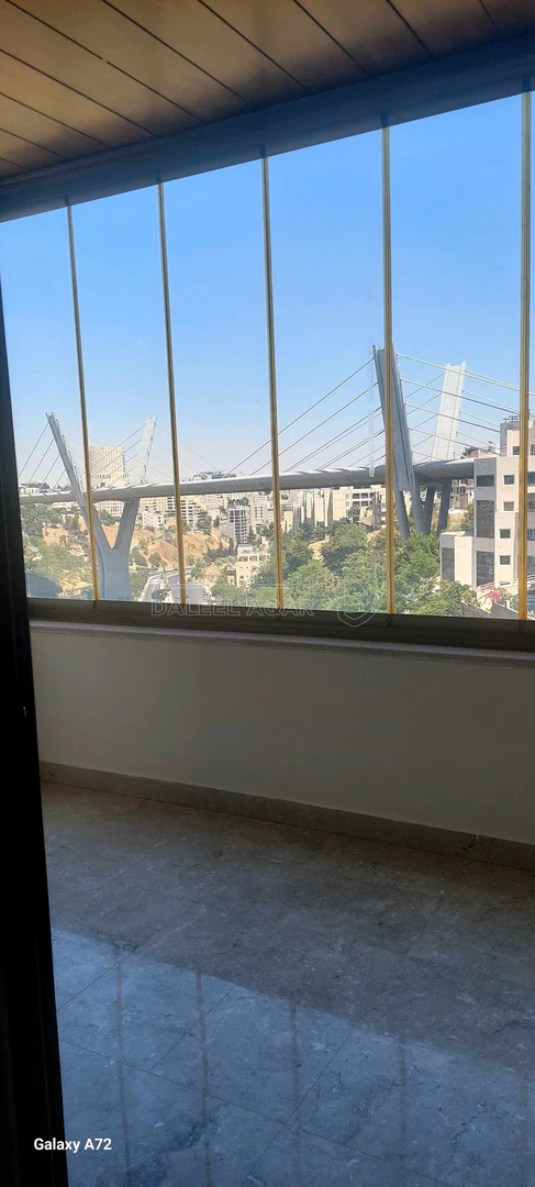 شقة في عبدون الشمالي الغربي بجانب شركة نقل  - 180,000 دأ - صورة 1