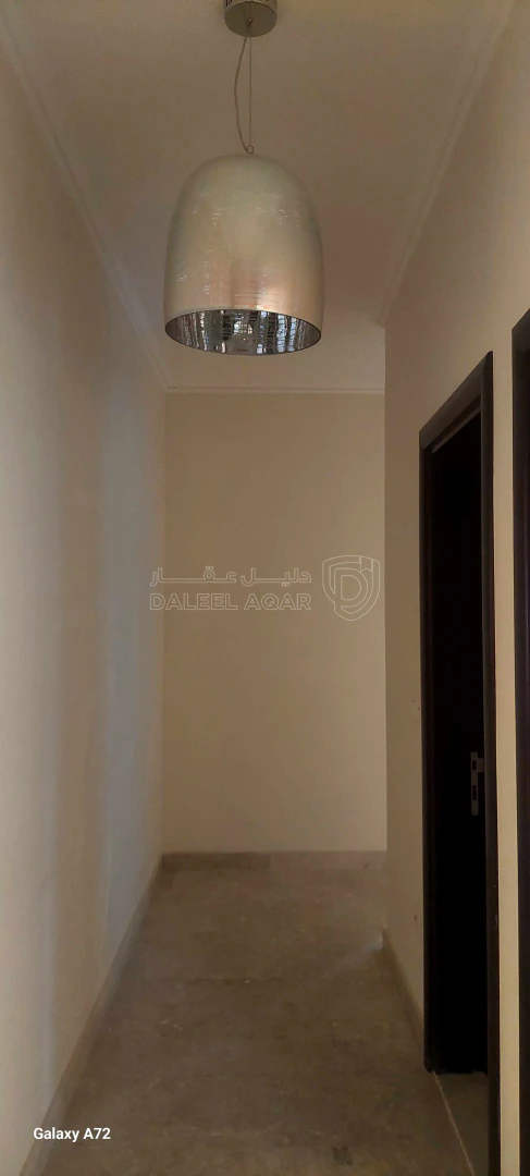 شقة في عبدون الشمالي الغربي بجانب شركة نقل  - 180,000 دأ - صورة 1