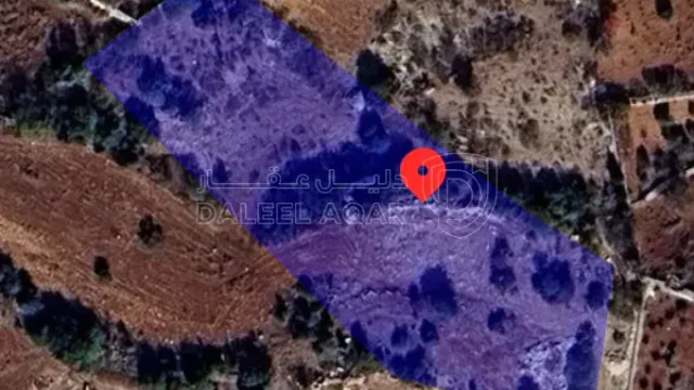 أرض في ارض مرتفعه وذات اطلاله مميزيه في عبين - 120,000 دأ - صورة 1
