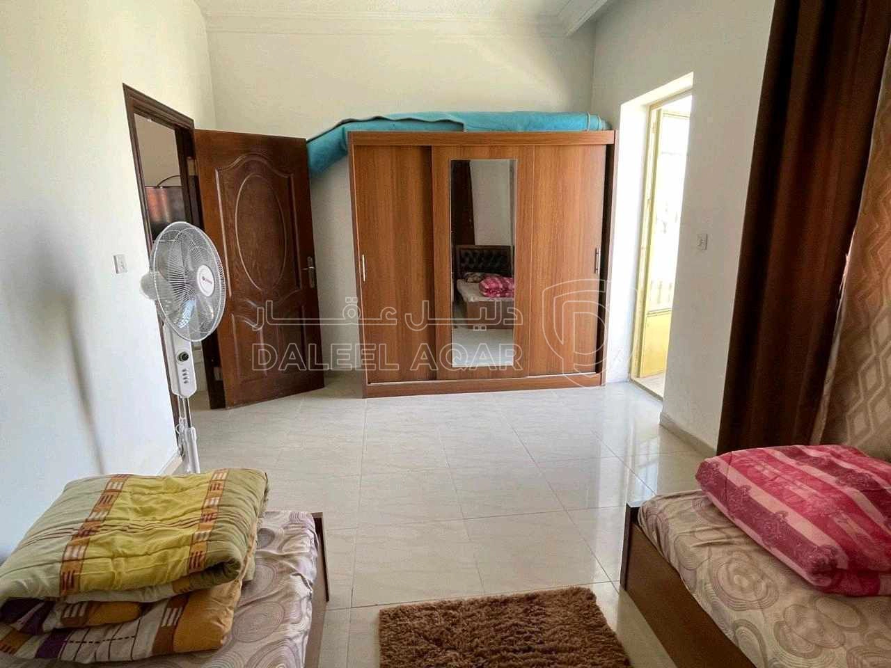 شقة في قرب دوار البرديني وقبال مكتبه طارق بن زياد - 120,000 دأ - صورة 1