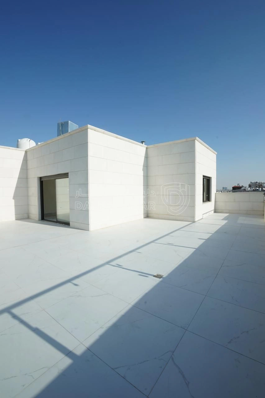 شقة في طابق ارضي مع ترس امامي مشروع 122 ام السماق - 230,000 دأ - صورة 1