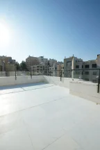 شقة في طابق ارضي مع ترس امامي مشروع 122 ام السماق - 230,000 دأ - صورة NaN