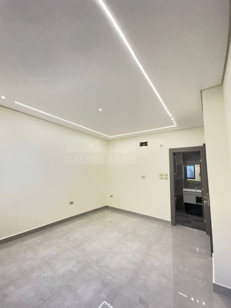 شقة في تبعد 2.5 كم عن شارع المطار - 73,000 دأ - صورة 1