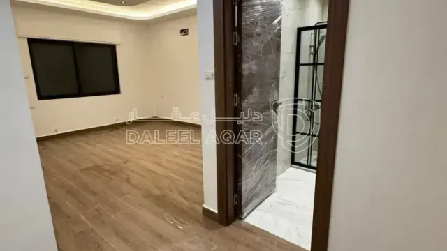 شقة - شارع الحرية - قرب دائرة الاراضي والمساحة  - 95000 دأ