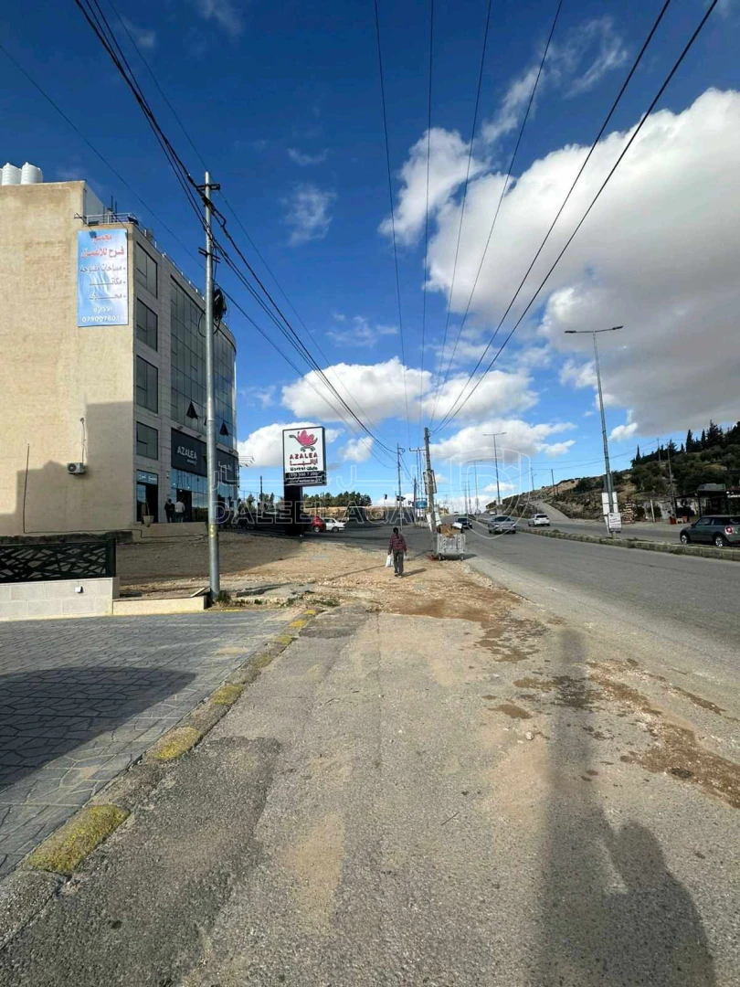 مبنى في ناعور حي الصنوبرات - 610,000 دأ - صورة 1