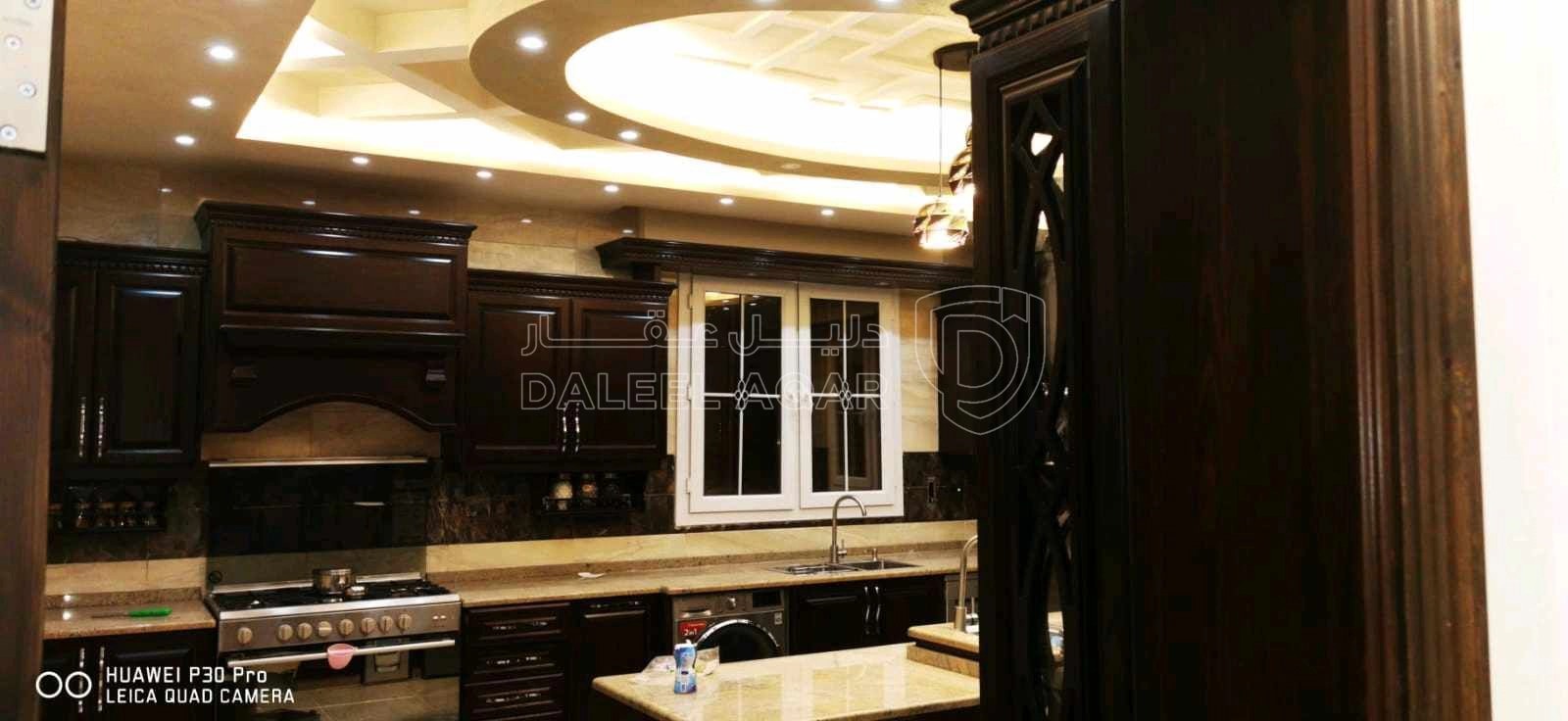 فيلا/منزل في خلف مدرسة الرهبات بلقرب من جامعة العلوم والتكولوجي - 625,000 دأ - صورة 1