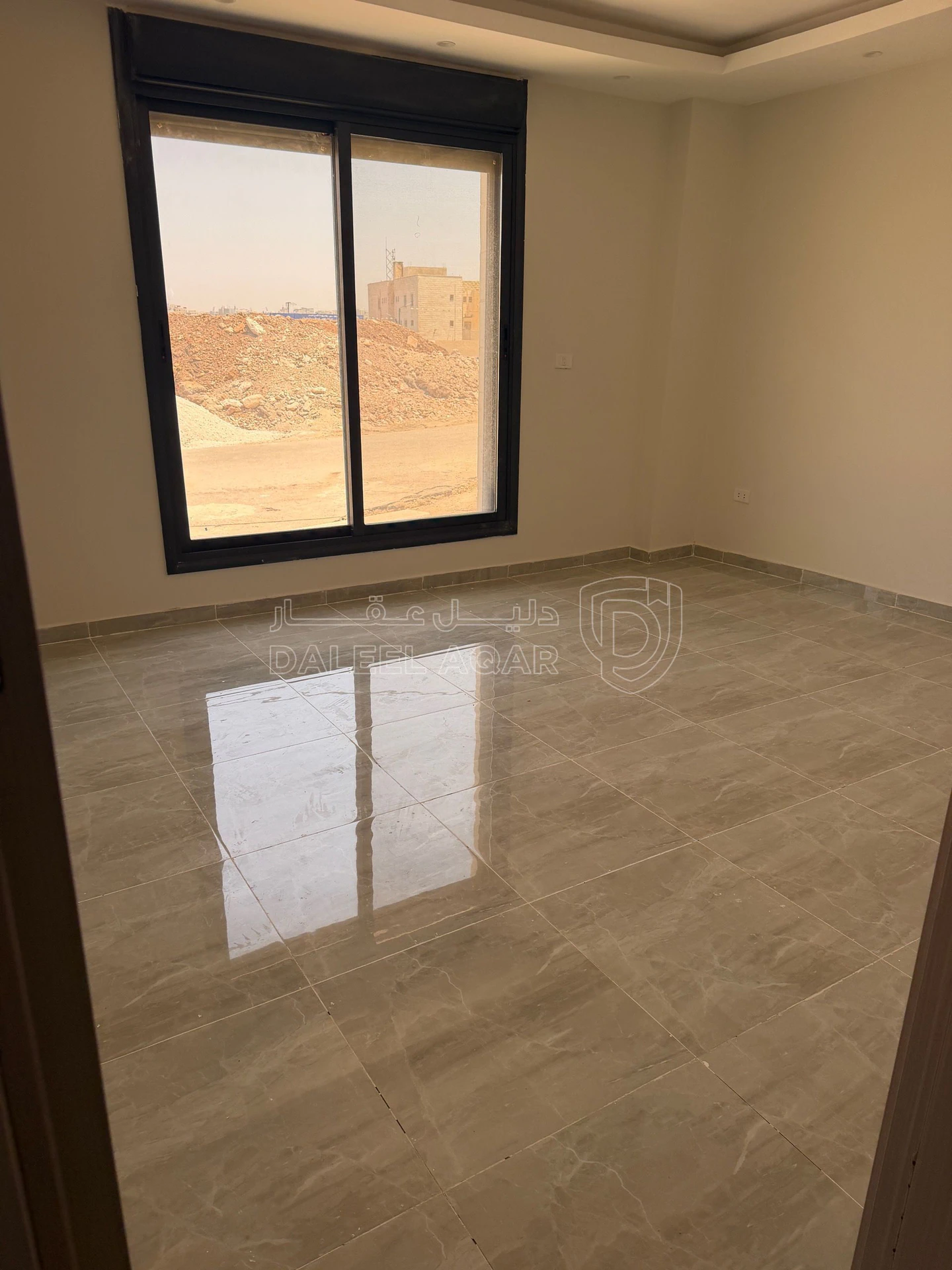 فيلا/منزل في اربد - زبده - السريج -قرب  مركز امن اربد الغربي  - 200,000 دأ - صورة 11